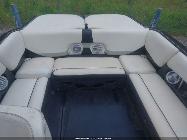 45708548 :رقم المزاد ، AWRA1727E313 vin ، 2013 Axis Wake مزاد بيع