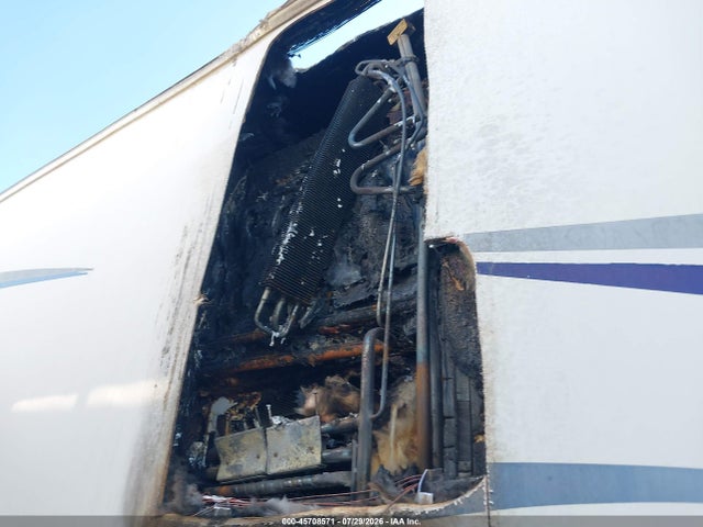 Продаж на аукціоні авто 2000 Freightliner Chassis X Line Motor Home, vin: 4UZ6XJCA5YCG54694, номер лоту: 45708571
