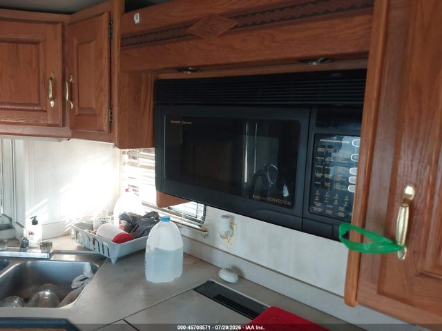 Продаж на аукціоні авто 2000 Freightliner Chassis X Line Motor Home, vin: 4UZ6XJCA5YCG54694, номер лоту: 45708571