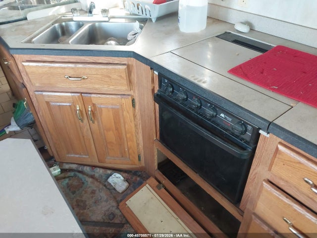 Продаж на аукціоні авто 2000 Freightliner Chassis X Line Motor Home, vin: 4UZ6XJCA5YCG54694, номер лоту: 45708571