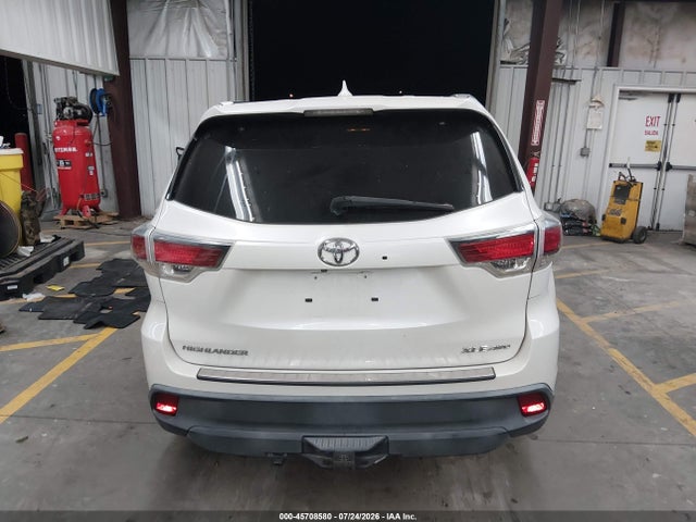 Toyota Highlander Xle V6 2015 5TDJKRFH0FS195443 Image 16