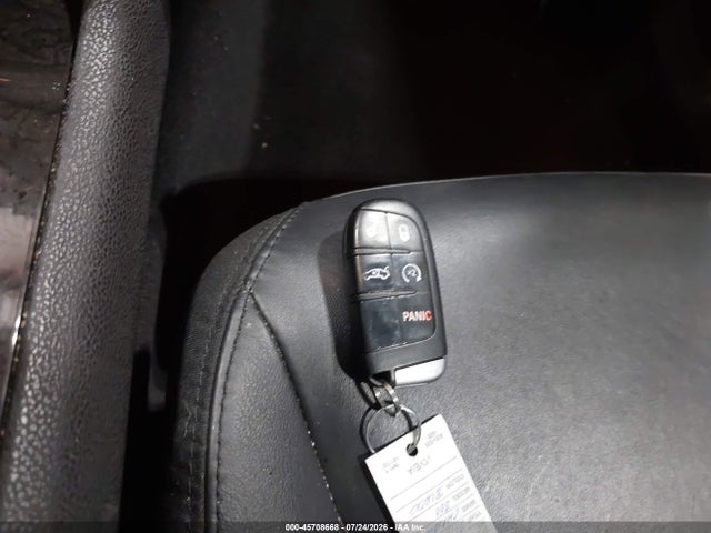 45708668 :رقم المزاد ، 2C3CA5CG1BH598747 vin ، 2011 Chrysler 300 Limited مزاد بيع