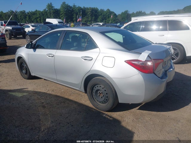 Toyota COROLLA LE 2018 2T1BURHE8JC024796 Image 3