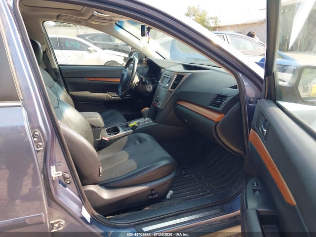 45708684 :رقم المزاد ، 4S4BRCLC9E3220390 vin ، 2014 Subaru Outback 2.5i Limited مزاد بيع