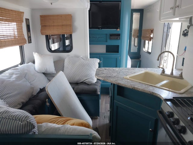 Keystone Hideout 2018 4YDT24B22JN244828 Image 17