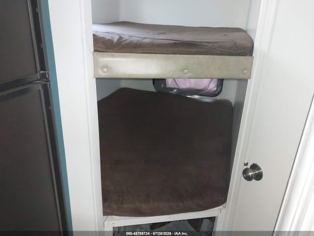 Keystone Hideout 2018 4YDT24B22JN244828 Image 15