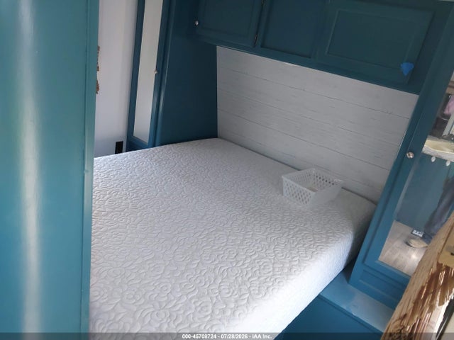 Keystone Hideout 2018 4YDT24B22JN244828 Image 8