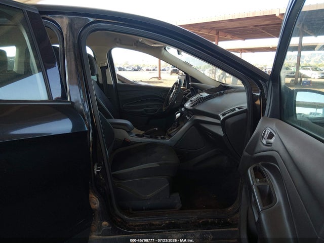 1FMCU0F77FUA82859 Ford ESCAPE S
