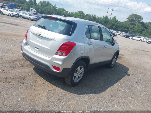 Chevrolet TRAX LS 2018 KL7CJNSBXJB704117 Image 4