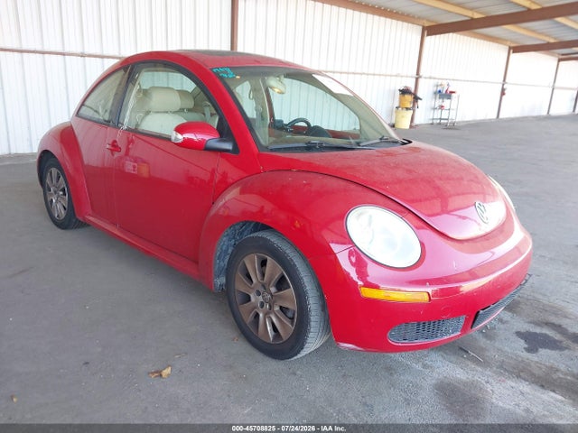2010 Volkswagen New Beetle 2.5l მანქანა იყიდება აუქციონზე, vin: 3VWRG3AG8AM022985, აუქციონის ნომერი: 45708825
