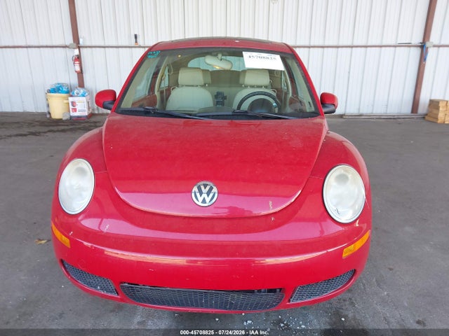 45708825 :رقم المزاد ، 3VWRG3AG8AM022985 vin ، 2010 Volkswagen New Beetle 2.5l مزاد بيع