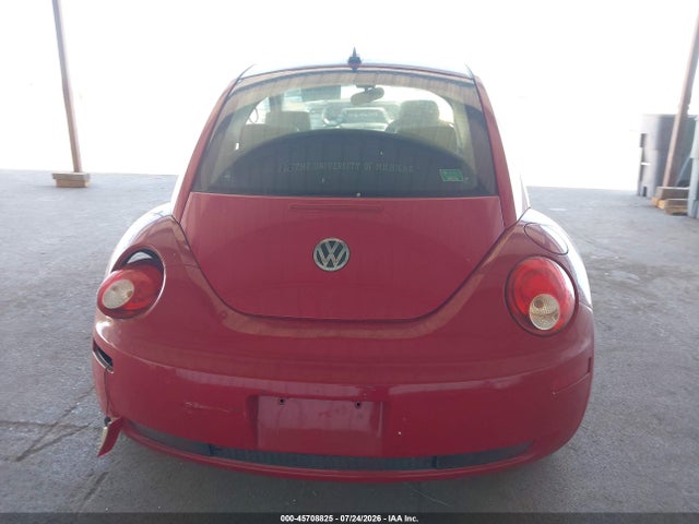 45708825 :رقم المزاد ، 3VWRG3AG8AM022985 vin ، 2010 Volkswagen New Beetle 2.5l مزاد بيع