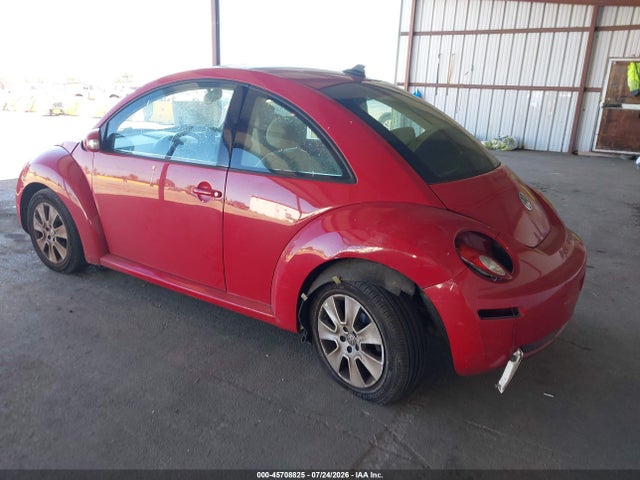 45708825 :رقم المزاد ، 3VWRG3AG8AM022985 vin ، 2010 Volkswagen New Beetle 2.5l مزاد بيع
