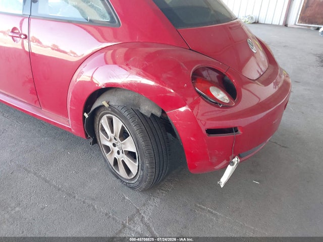45708825 :رقم المزاد ، 3VWRG3AG8AM022985 vin ، 2010 Volkswagen New Beetle 2.5l مزاد بيع