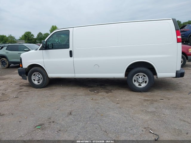 Chevrolet Express 3500 Work Van 2017 1GCZGGFF7H1116339 Image 14