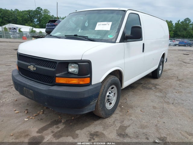 Chevrolet Express 3500 Work Van 2017 1GCZGGFF7H1116339 Image 2