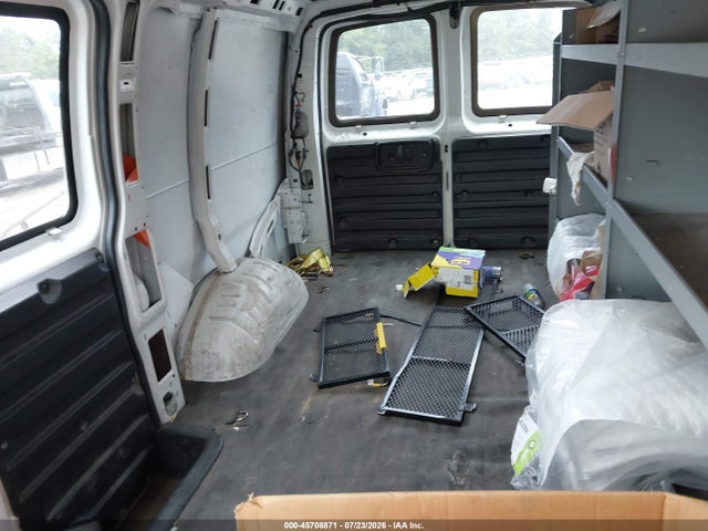 Chevrolet Express 3500 Work Van 2017 1GCZGGFF7H1116339 Image 8
