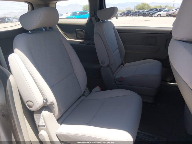 Продаж на аукціоні авто 2018 Kia Sedona L, vin: KNDMA5C10J6404902, номер лоту: 45708908