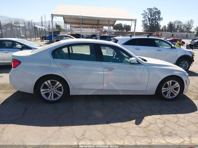 WBA8B9G34HNU57228 BMW 3 Series 330i