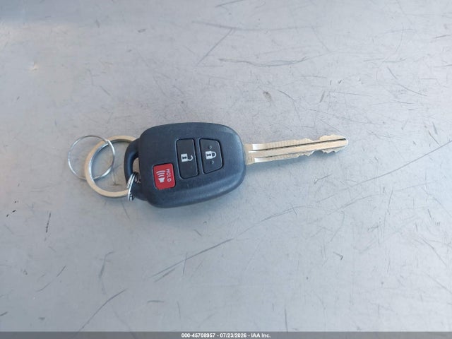 5TDZZRFH5KS311504 Toyota Highlander Le