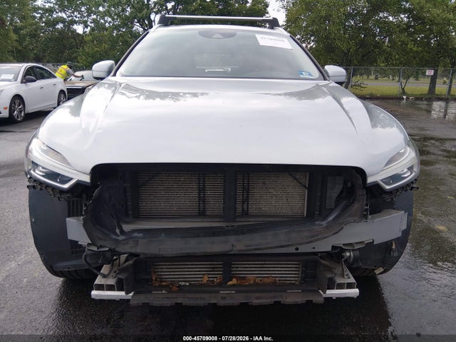 Продаж на аукціоні авто 2018 Volvo Xc60 T6 Momentum, vin: YV4A22RK6J1045113, номер лоту: 45709008
