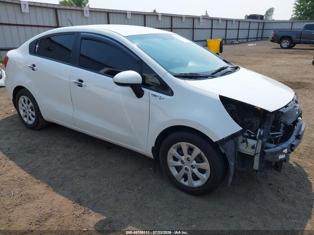 2016 KNADM4A37G6633296 main image