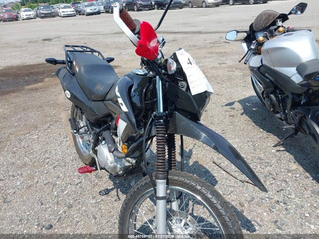 45709117 :رقم المزاد ، 3H1KD1314RD100955 vin ، 2024 Honda Xr150l E مزاد بيع