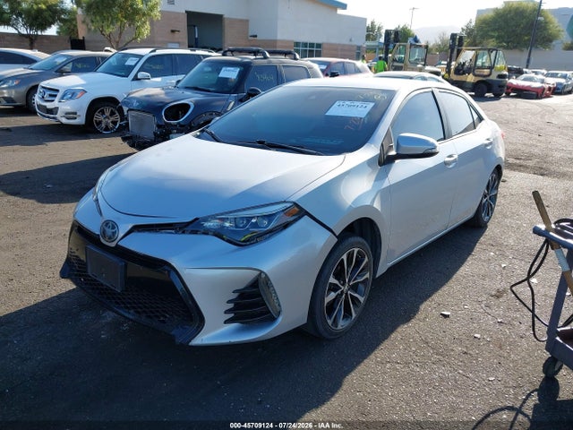 Toyota COROLLA SE 2018 5YFBURHE4JP748310 Image 2