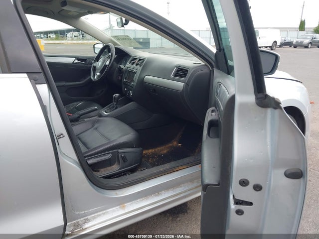45709139 :رقم المزاد ، 3VWDP7AJ9DM371669 vin ، 2013 Volkswagen Jetta 2.5l Se مزاد بيع