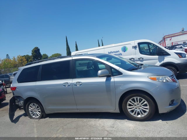 5TDYK3DCXFS667148 Toyota Sienna Xle Premium 8 Passenger