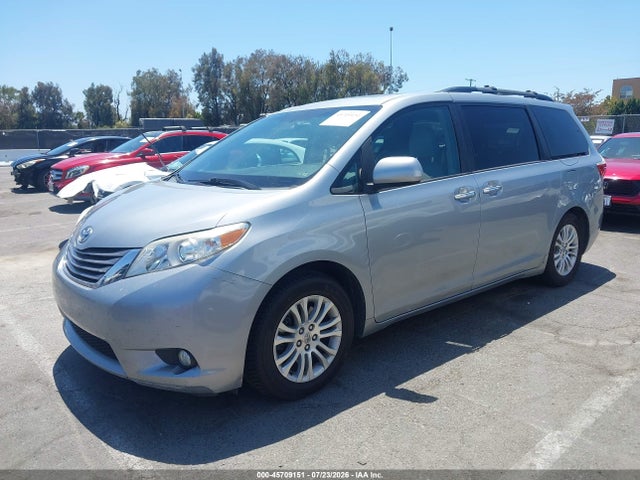 5TDYK3DCXFS667148 Toyota Sienna Xle Premium 8 Passenger