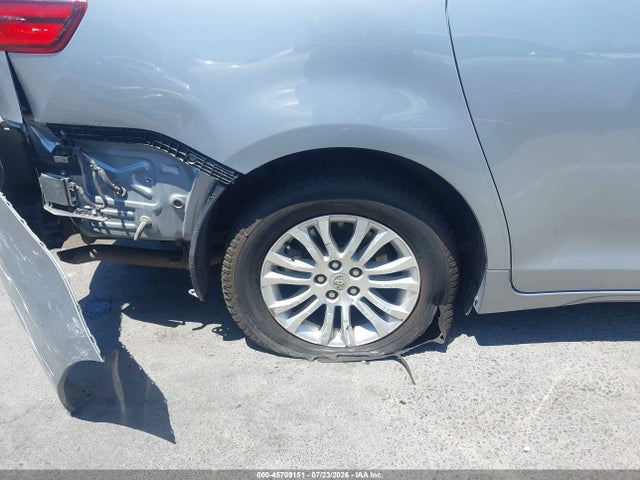 5TDYK3DCXFS667148 Toyota Sienna Xle Premium 8 Passenger