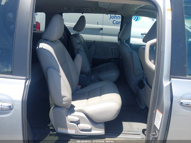 5TDYK3DCXFS667148 Toyota Sienna Xle Premium 8 Passenger