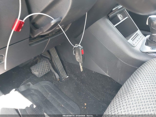 2015 Volkswagen Tiguan S მანქანა იყიდება აუქციონზე, vin: WVGAV7AX3FW557142, აუქციონის ნომერი: 45709174