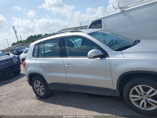 2015 Volkswagen Tiguan S მანქანა იყიდება აუქციონზე, vin: WVGAV7AX3FW557142, აუქციონის ნომერი: 45709174