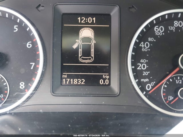 2015 Volkswagen Tiguan S მანქანა იყიდება აუქციონზე, vin: WVGAV7AX3FW557142, აუქციონის ნომერი: 45709174