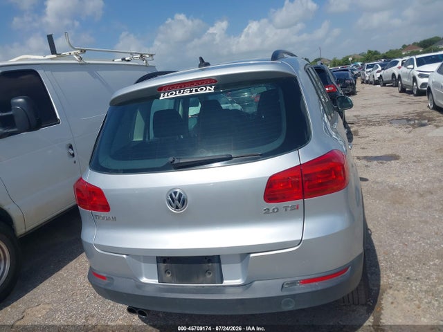 2015 Volkswagen Tiguan S მანქანა იყიდება აუქციონზე, vin: WVGAV7AX3FW557142, აუქციონის ნომერი: 45709174