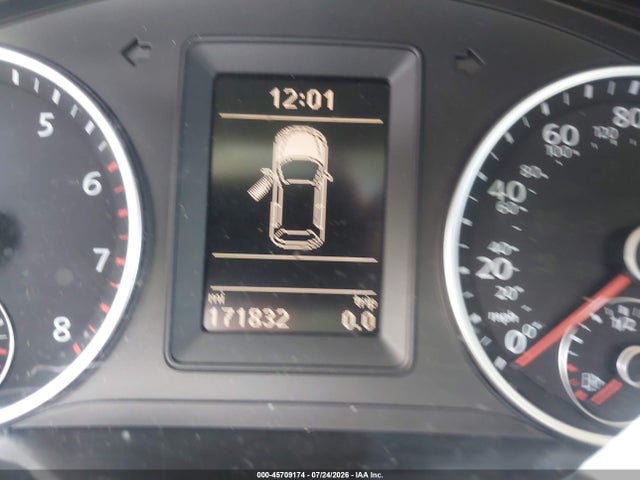 2015 Volkswagen Tiguan S მანქანა იყიდება აუქციონზე, vin: WVGAV7AX3FW557142, აუქციონის ნომერი: 45709174