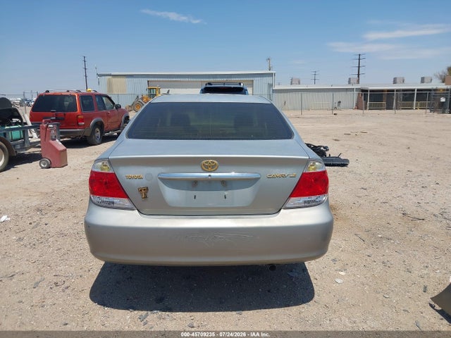 45709235 :رقم المزاد ، 4T1BE30K25U504168 vin ، 2005 Toyota Camry Le مزاد بيع