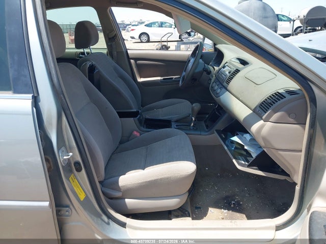 45709235 :رقم المزاد ، 4T1BE30K25U504168 vin ، 2005 Toyota Camry Le مزاد بيع
