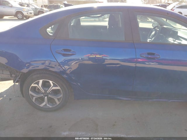 3KPF24AD1ME278884 KIA Forte Lxs