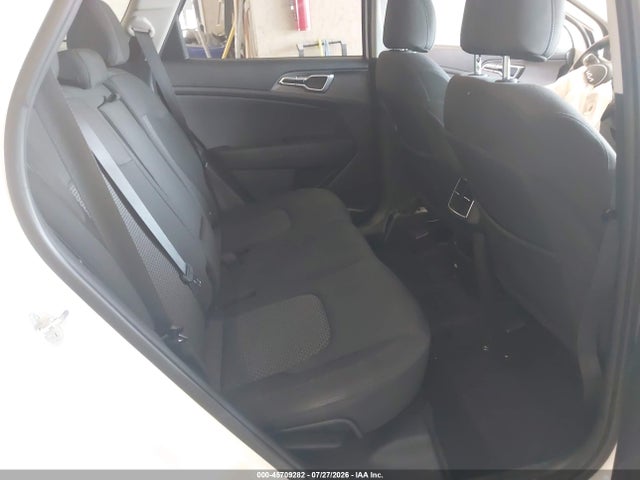 Продажа на аукционе авто 2023 Kia Sportage Lx, vin: KNDPUCAF4P7133160, номер лота: 45709282