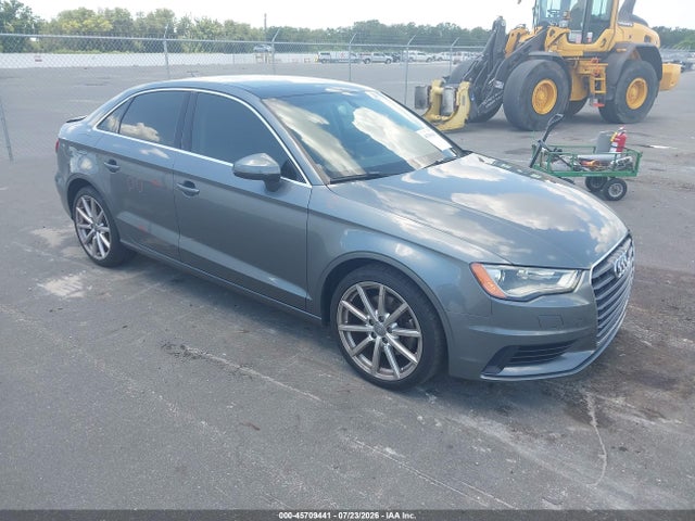 45709441 :رقم المزاد ، WAUCCGFF0F1005126 vin ، 2015 Audi A3 1.8t Premium مزاد بيع