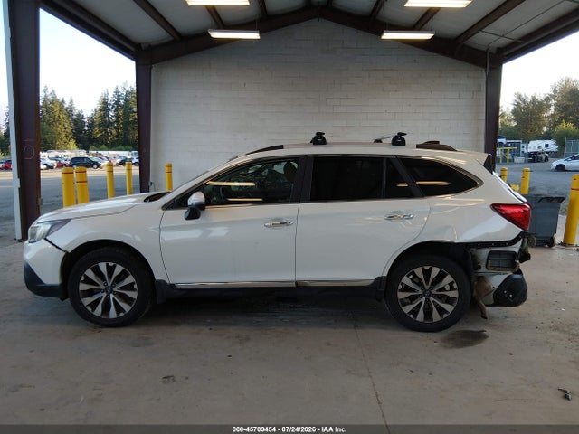 Продаж на аукціоні авто 2018 Subaru Outback 2.5i Touring, vin: 4S4BSATC2J3203465, номер лоту: 45709454