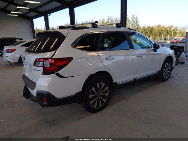 Продаж на аукціоні авто 2018 Subaru Outback 2.5i Touring, vin: 4S4BSATC2J3203465, номер лоту: 45709454
