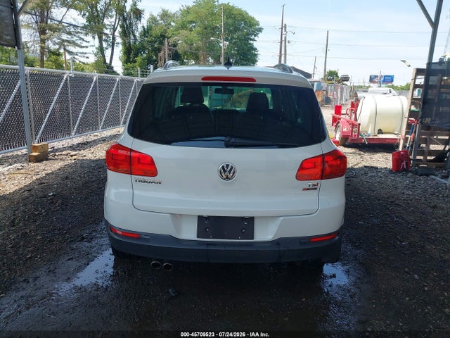 Продаж на аукціоні авто 2017 Volkswagen Tiguan 2.0t Wolfsburg Edition, vin: WVGSV7AX1HK005881, номер лоту: 45709523