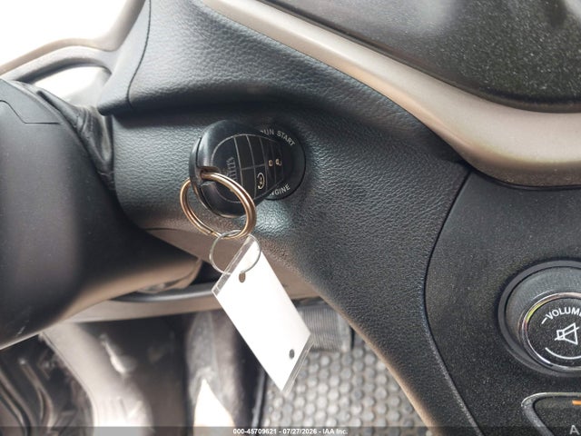 Продажа на аукционе авто 2016 Jeep Cherokee Latitude, vin: 1C4PJMCSXGW310583, номер лота: 45709621