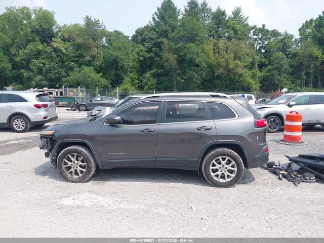 Продажа на аукционе авто 2016 Jeep Cherokee Latitude, vin: 1C4PJMCSXGW310583, номер лота: 45709621