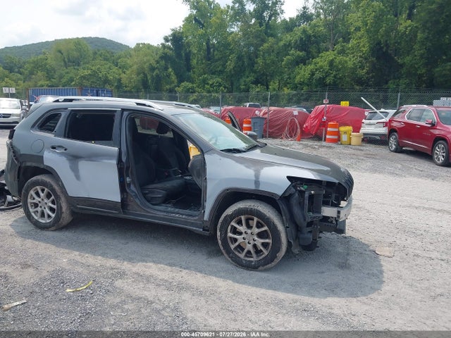 Продажа на аукционе авто 2016 Jeep Cherokee Latitude, vin: 1C4PJMCSXGW310583, номер лота: 45709621