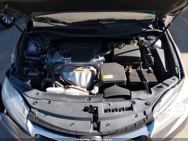 45709690 :رقم المزاد ، 4T1BF1FK1HU435311 vin ، 2017 Toyota Camry Le مزاد بيع